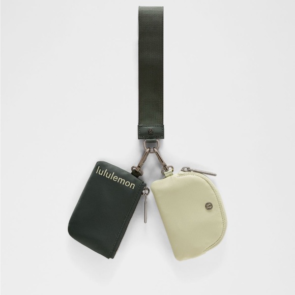 Lululemon Dual Pouch Wristlet Rainforest Green/Honeydew NWT - Picture 1 of 8
